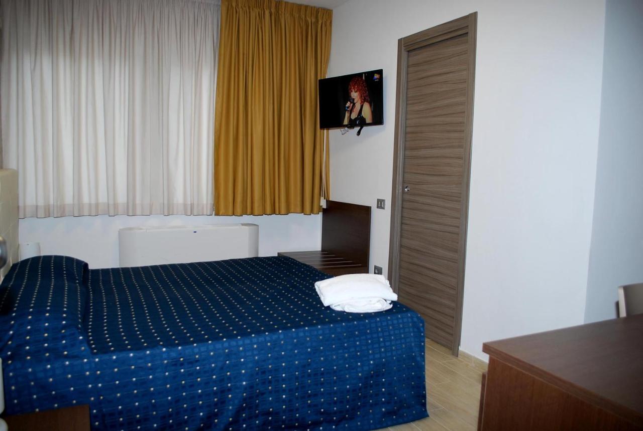 Piazza Dante Hotell Taranto Eksteriør bilde
