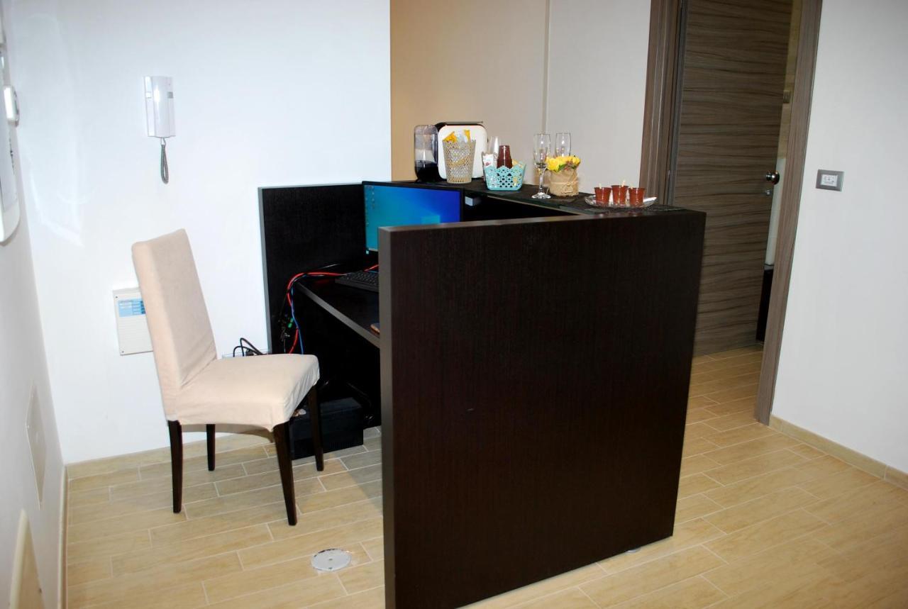 Piazza Dante Hotell Taranto Eksteriør bilde