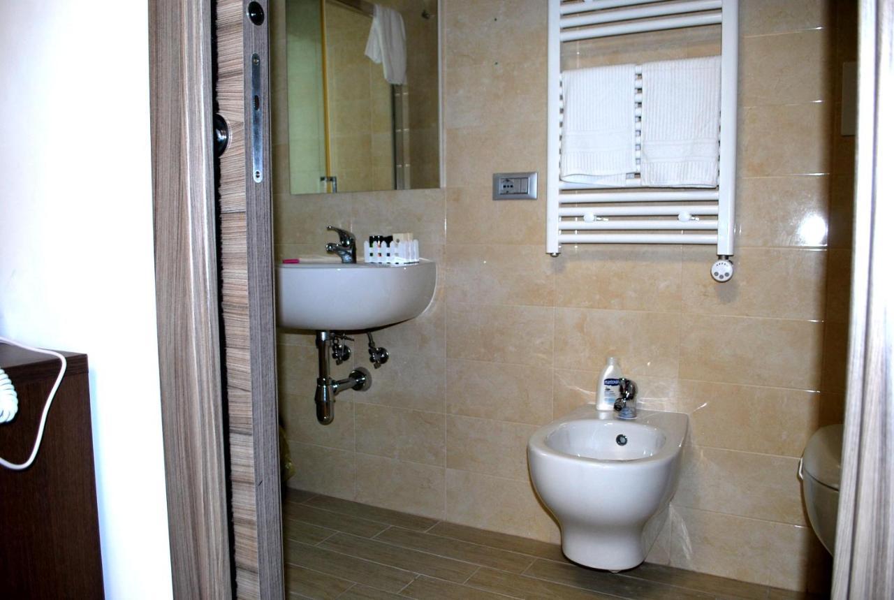 Piazza Dante Hotell Taranto Eksteriør bilde