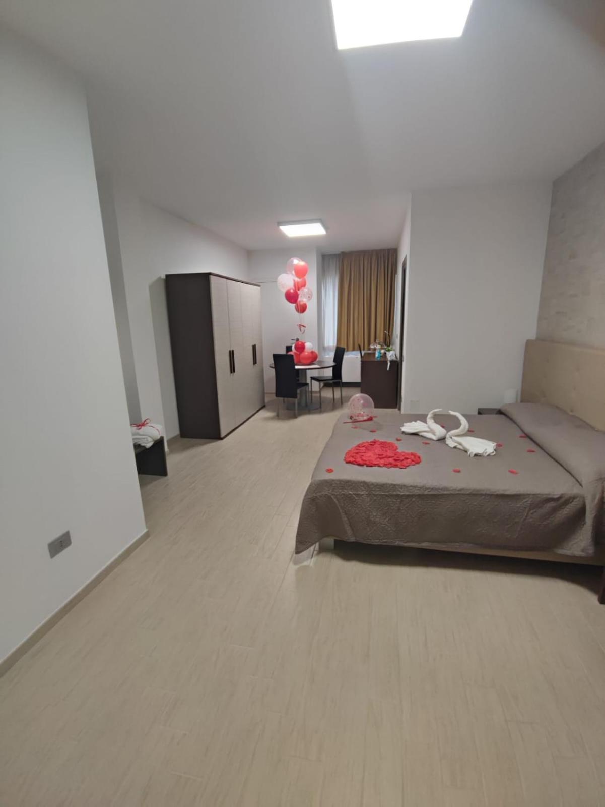 Piazza Dante Hotell Taranto Eksteriør bilde